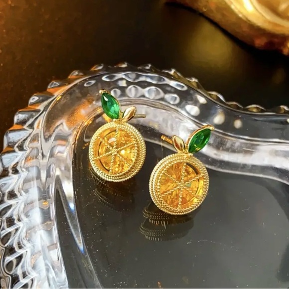Pair of Lemon Slice Shiny Stud Earrings Citrus - Picture 2 of 5